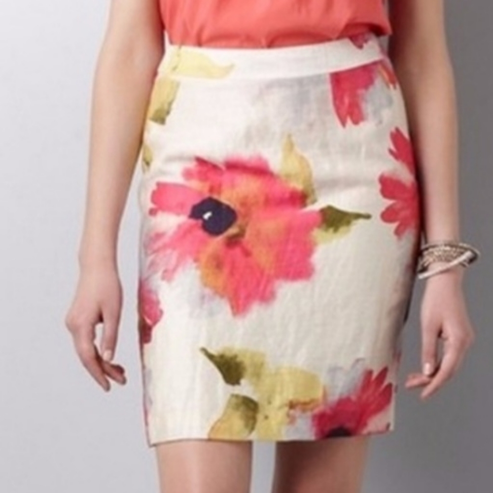 NWT beautiful floral Loft skirt